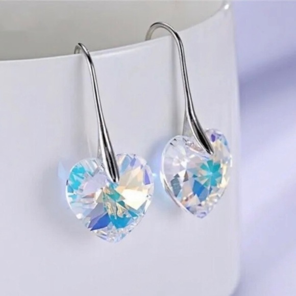 💗 Silver Small Heart Crystal Earrings NEW - Picture 4 of 4